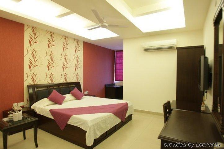 Hotel Clark Heights نيودلهي الغرفة الصورة